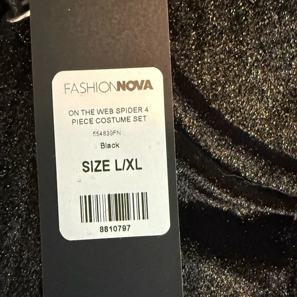 On the web spider set - Picture 3 of 3